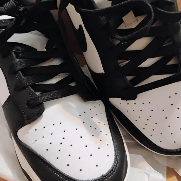 Hot🔥Men Nike Panda Dunk Low Super Clean - Picture 6 of 8